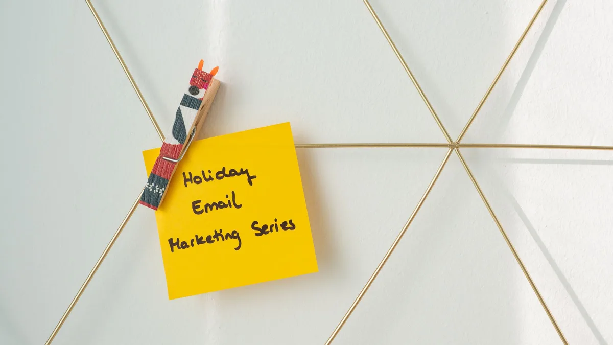 Mailchimp review email campaign builder drag-and-drop